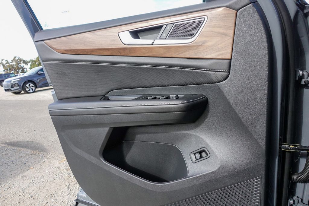 2026 Volkswagen Atlas SE Technology photo 15