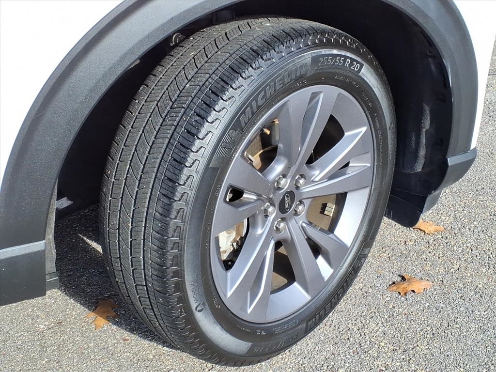 2022 Ford Explorer XLT photo 4