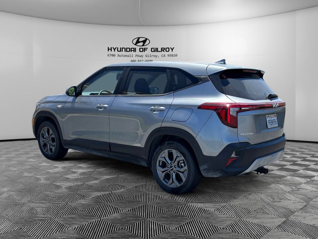 2025 Kia Seltos LX photo 4