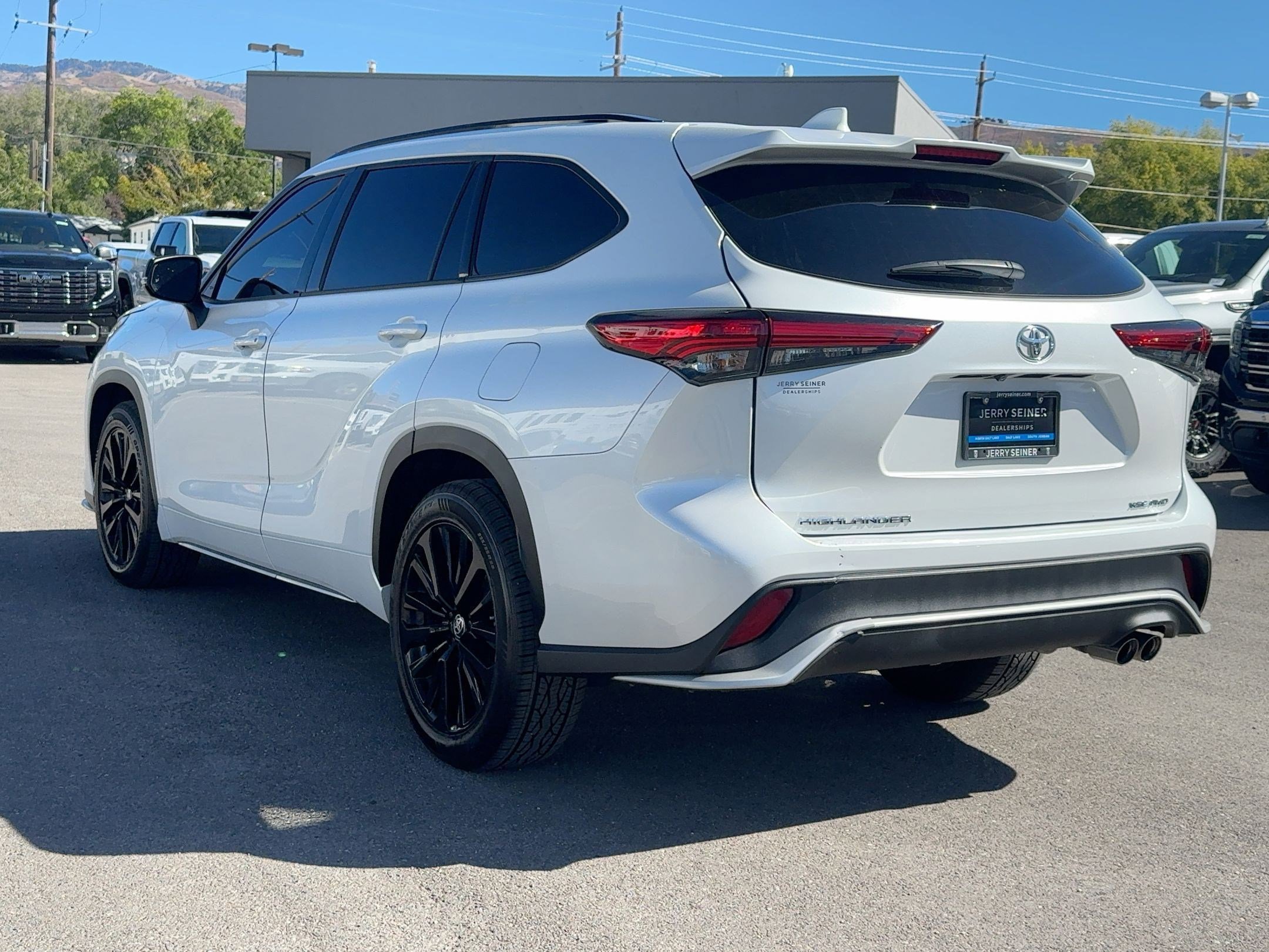 2023 Toyota Highlander XSE photo 3