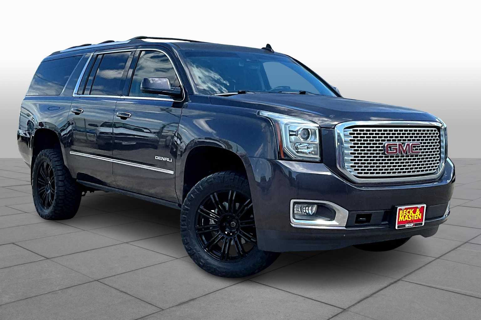 2017 Gmc Yukon XL Denali photo 2