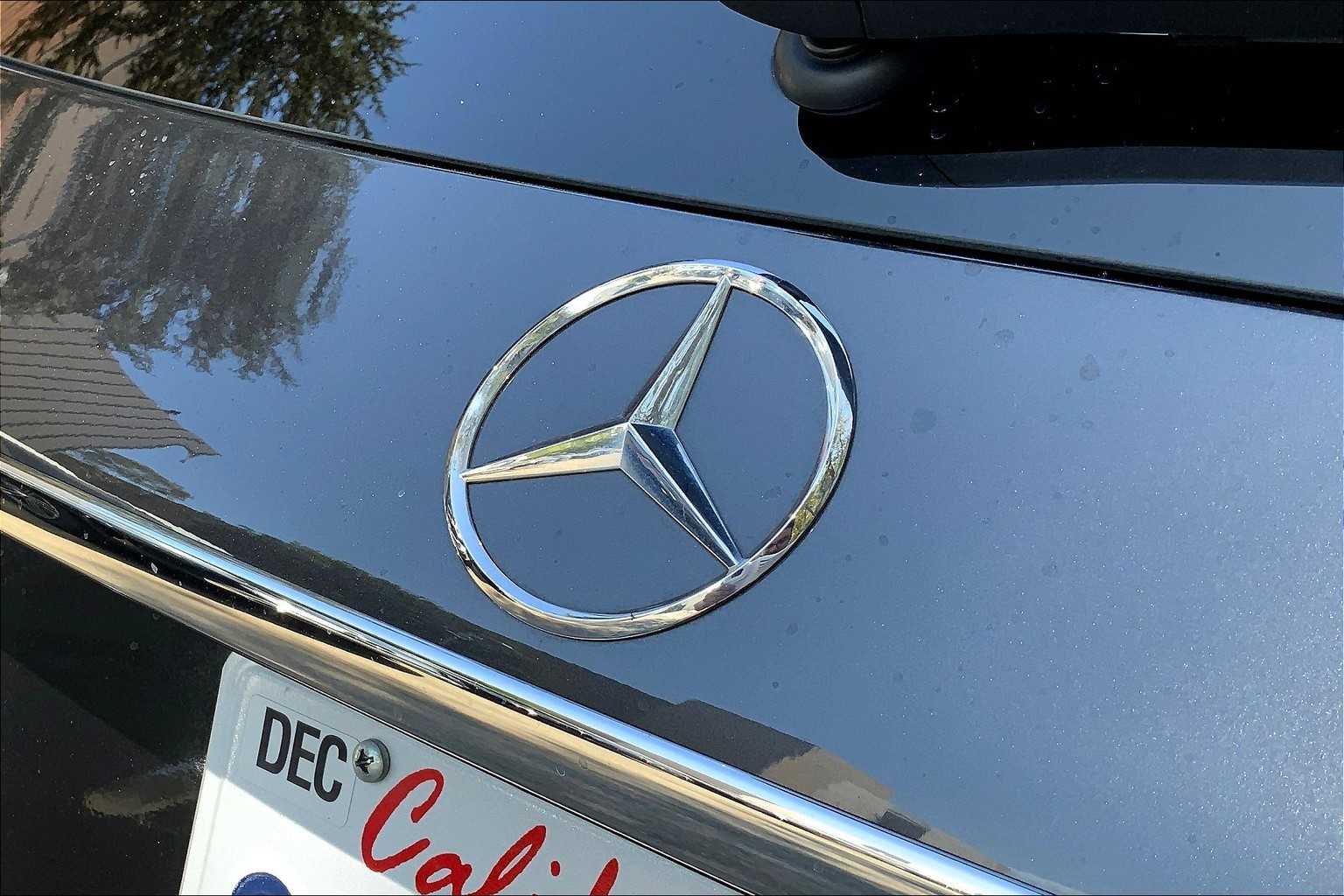 2021 Mercedes Benz GLC 300 photo 9