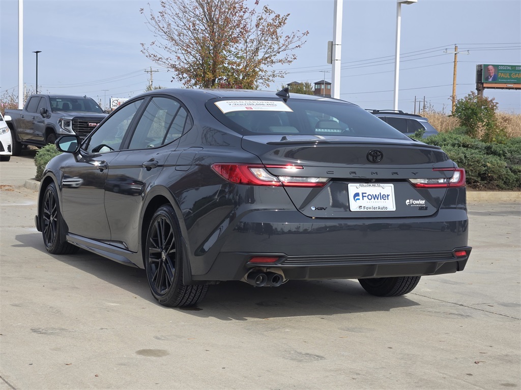 2025 Toyota Camry SE LE photo 4