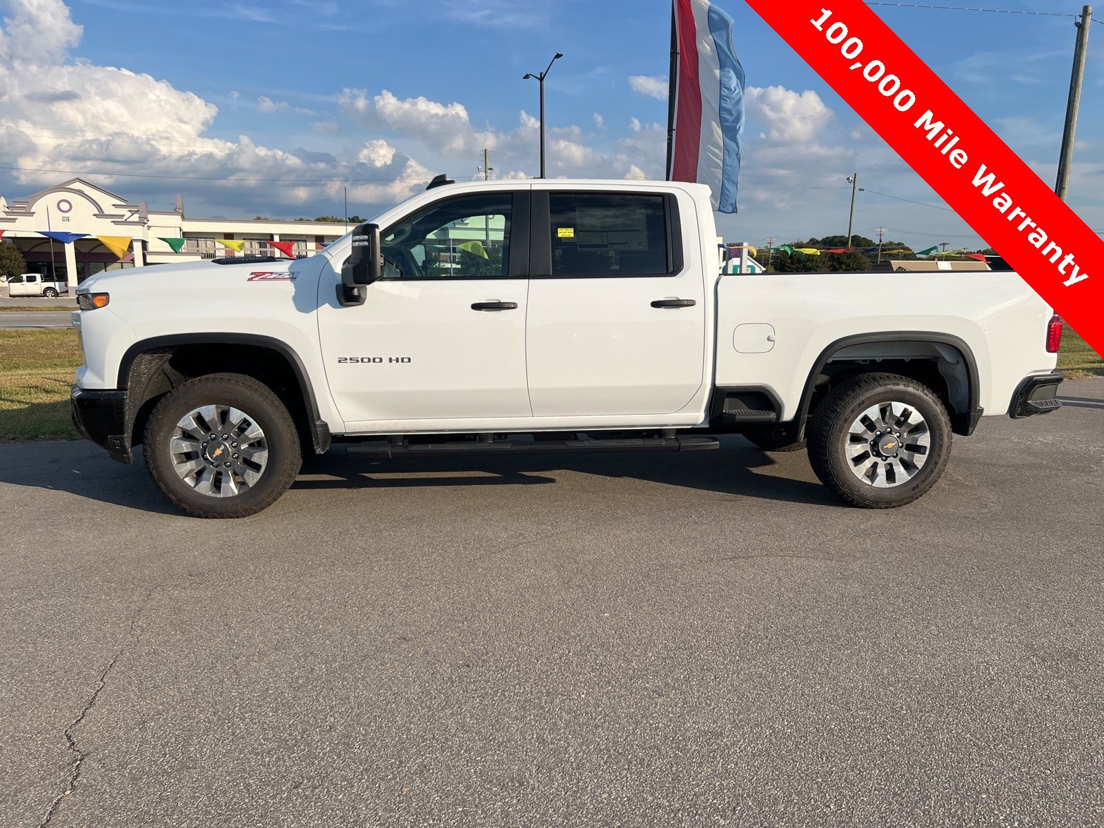 2026 Chevrolet Silverado 2500HD Custom photo 2