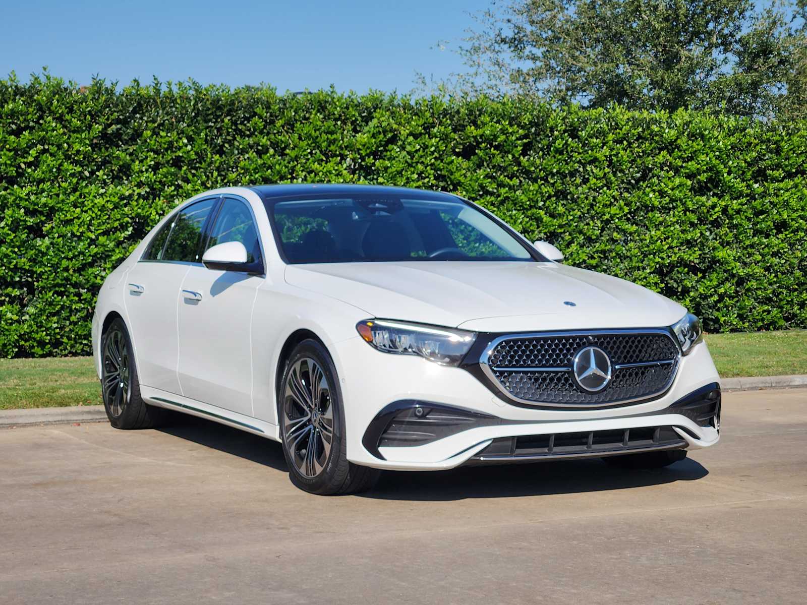 2025 Mercedes Benz E 350 photo 3