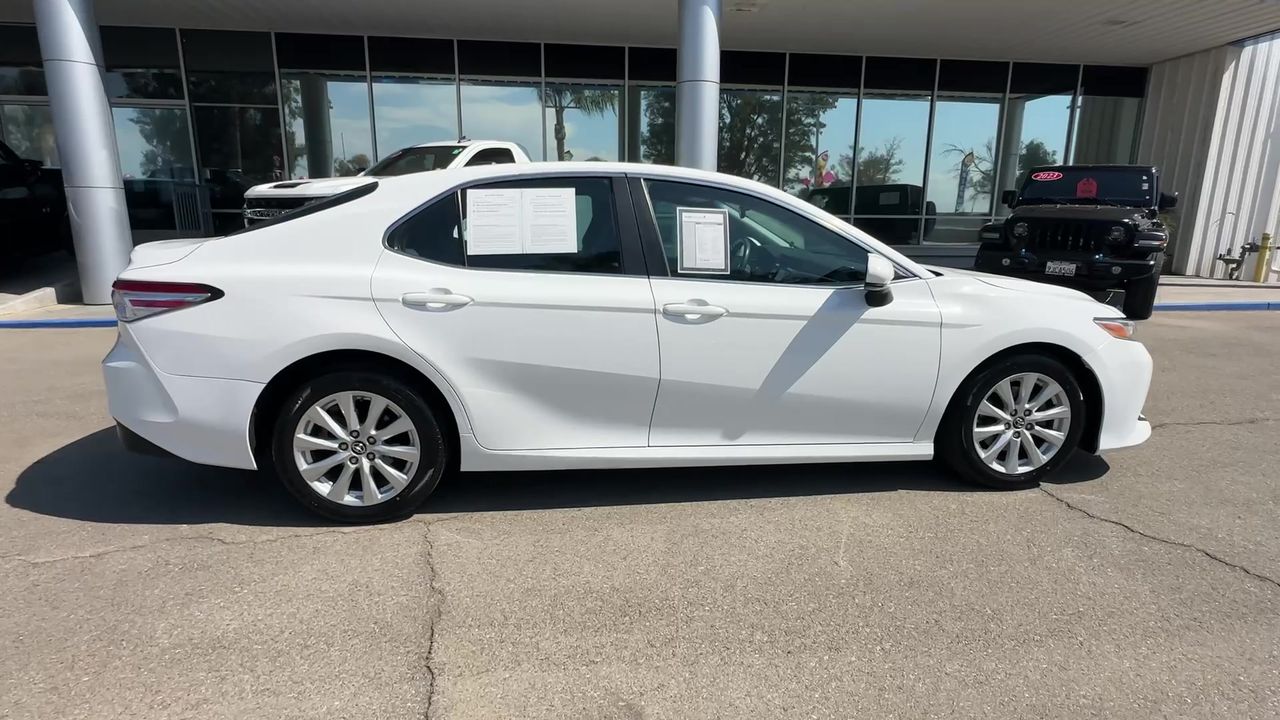 2018 Toyota Camry LE photo 30