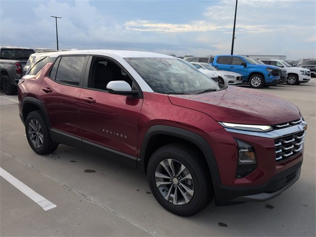 2026 Chevrolet Equinox LT photo 2