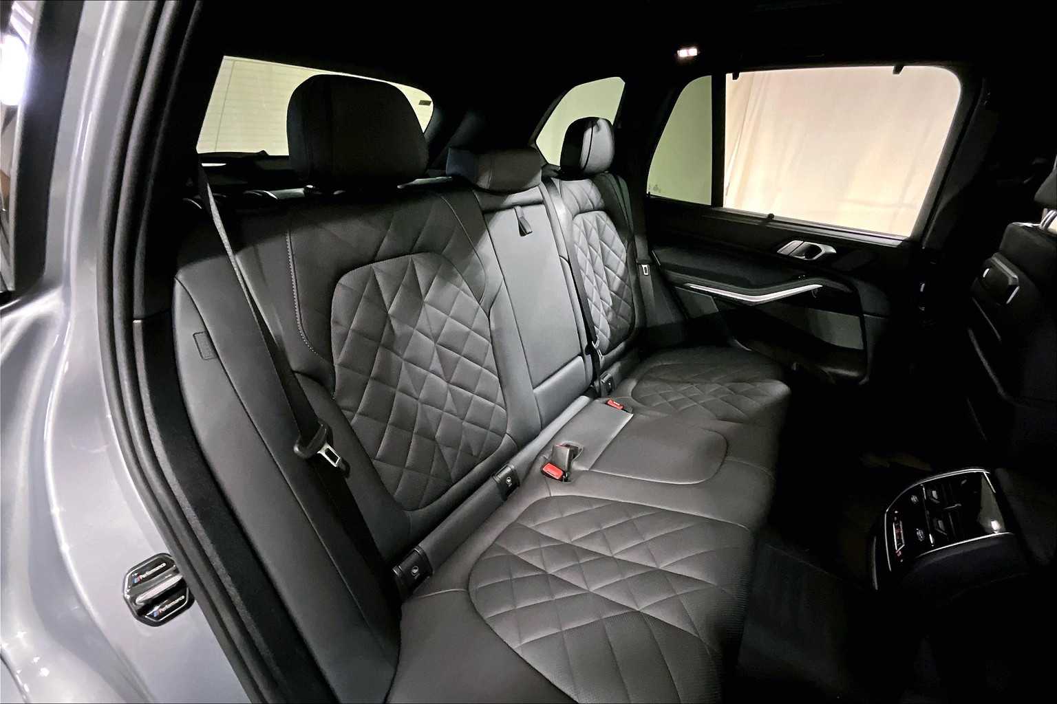 2025 Bmw X5 M60i photo 19
