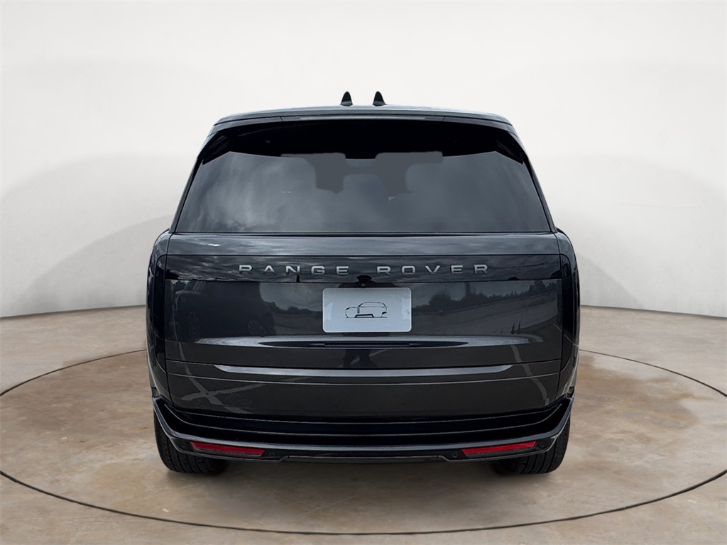 2025 Land Rover Range Rover SE photo 3