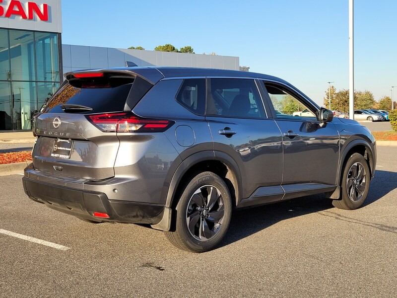 2025 Nissan Rogue SV photo 2