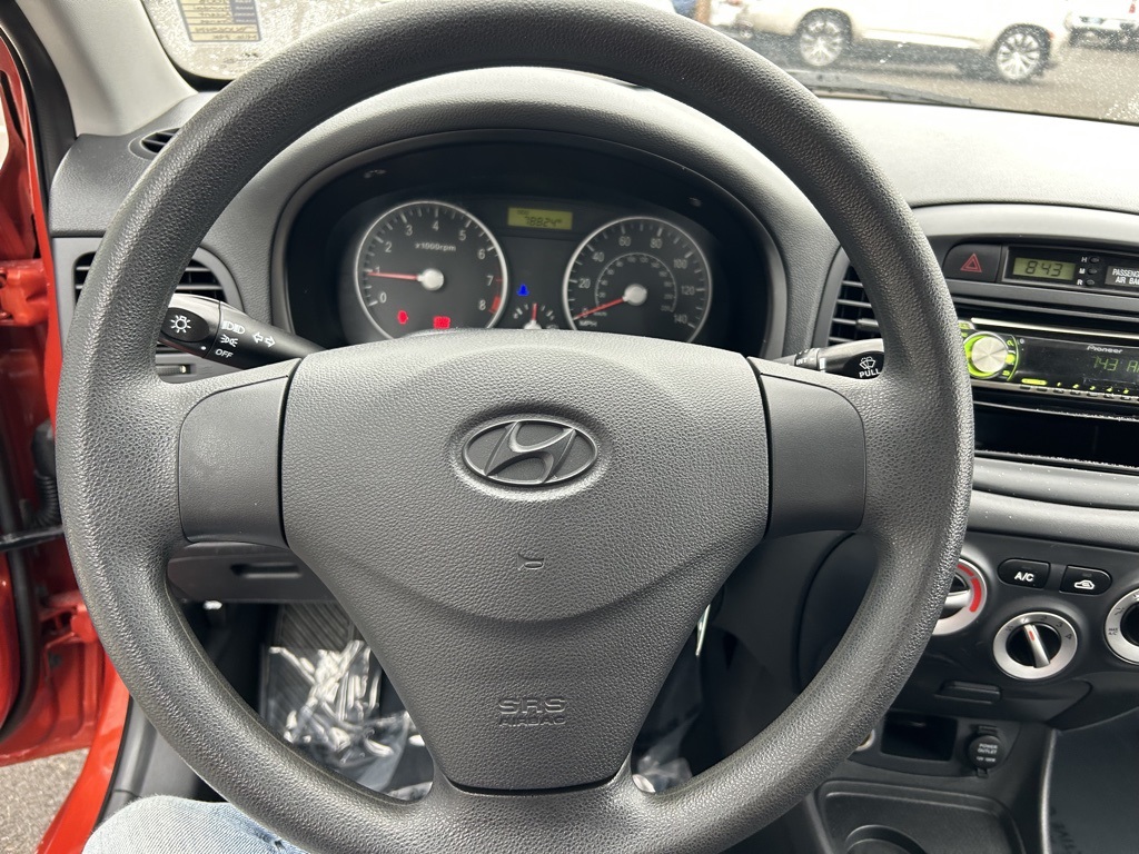 2008 Hyundai Accent GS photo 12
