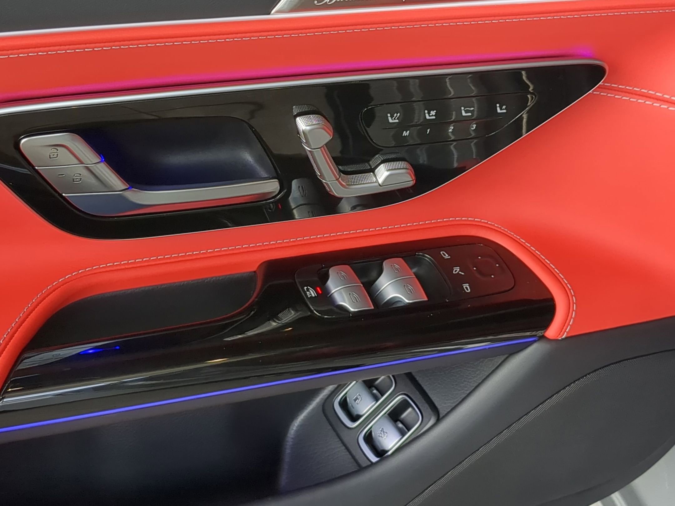2025 Mercedes Benz SL AMG 63 photo 11