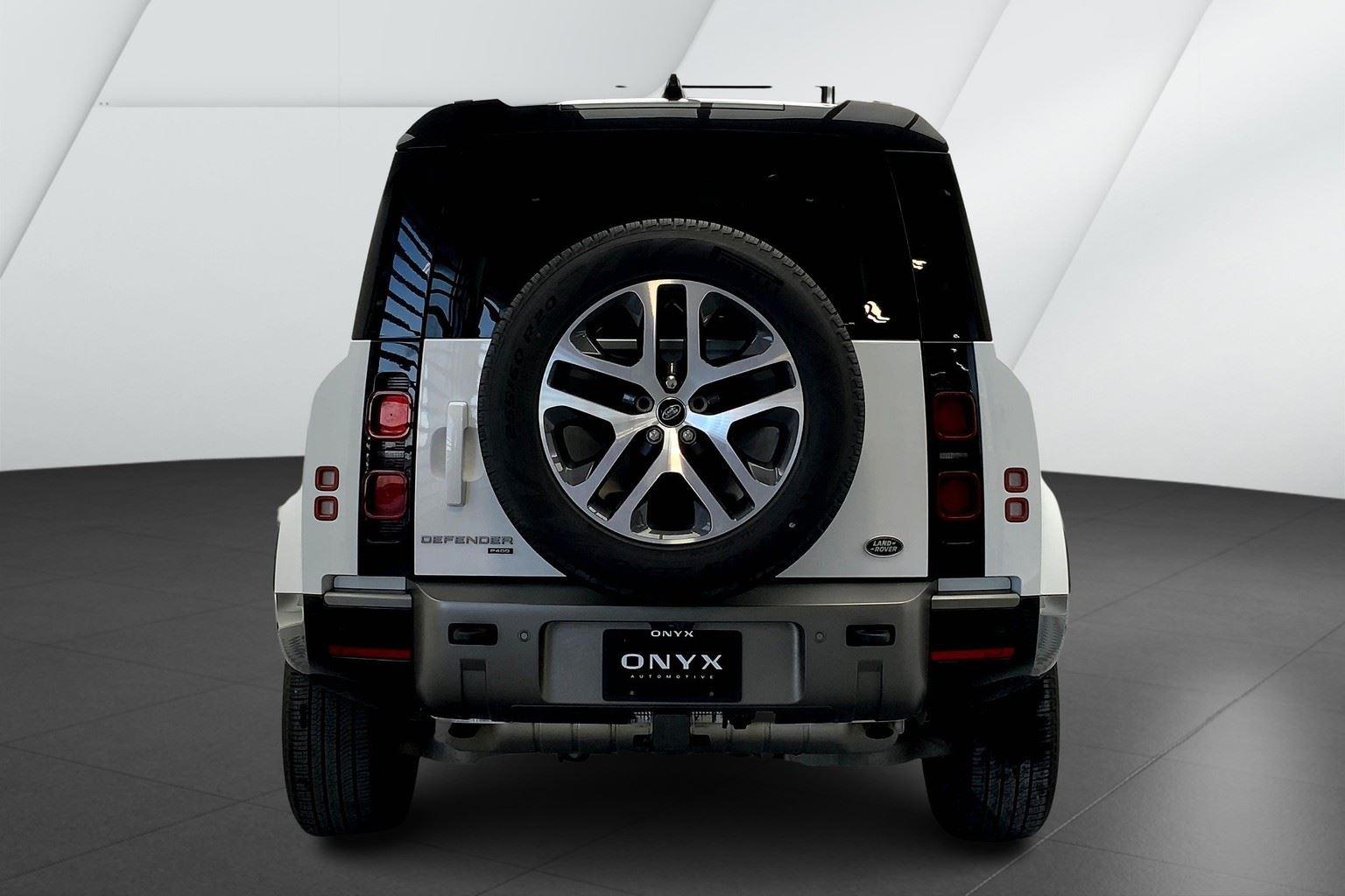 2022 Land Rover Defender X-Dynamic HSE 110 photo 3