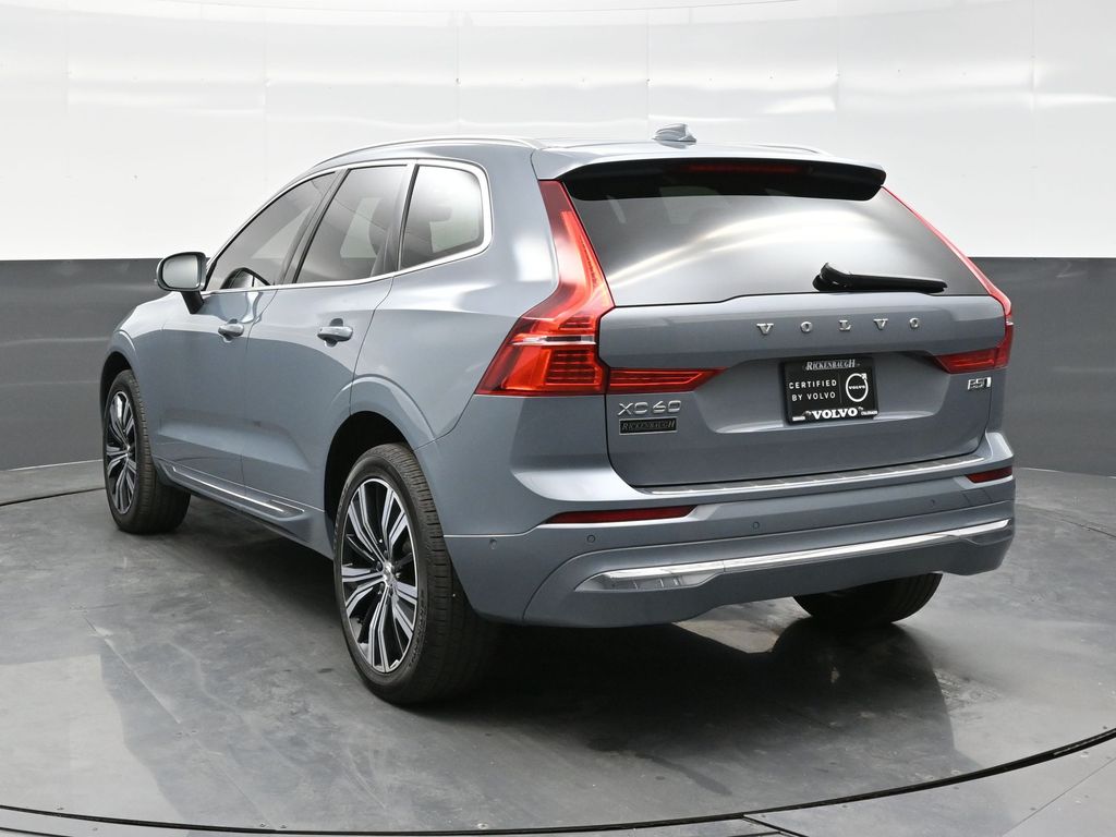 2023 Volvo XC60 B5 Plus photo 4
