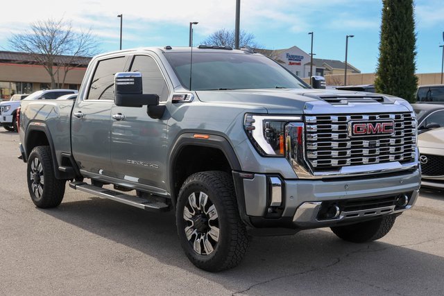 2024 GMC Sierra 2500HD Denali's photo