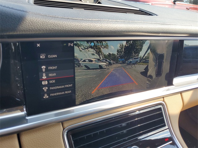 2018 Porsche Panamera 4 photo 19