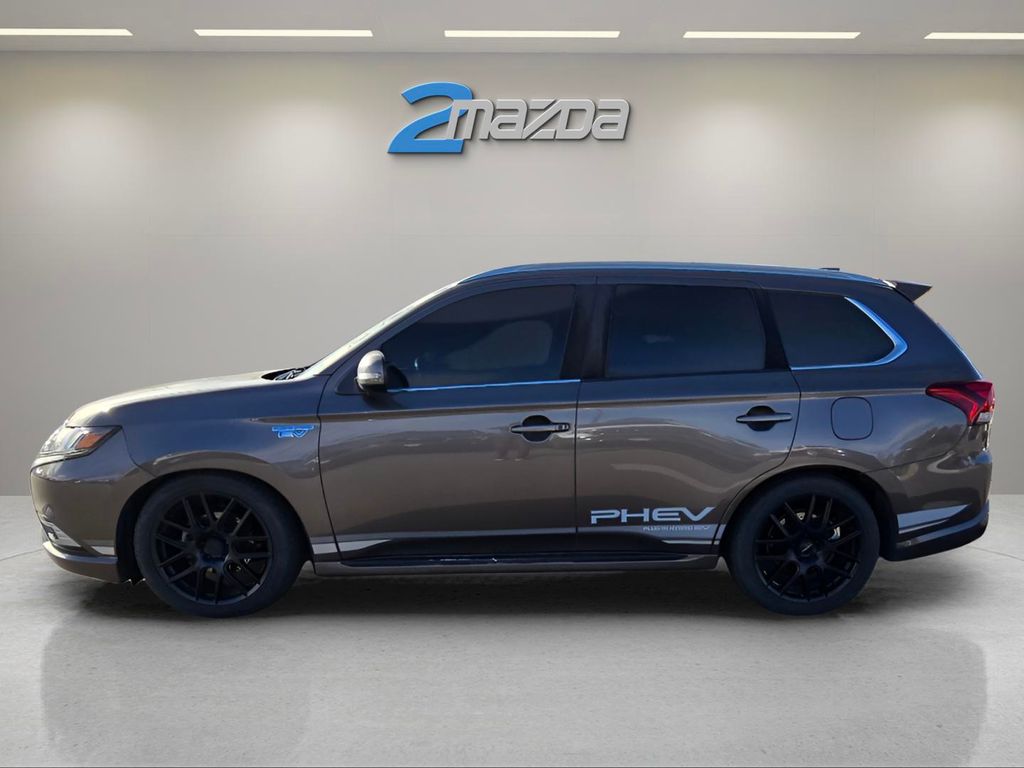 2019 Mitsubishi Outlander PHEV GT photo 2