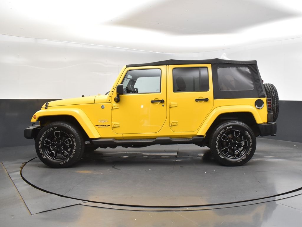 2015 Jeep Wrangler Unlimited Sahara photo 3
