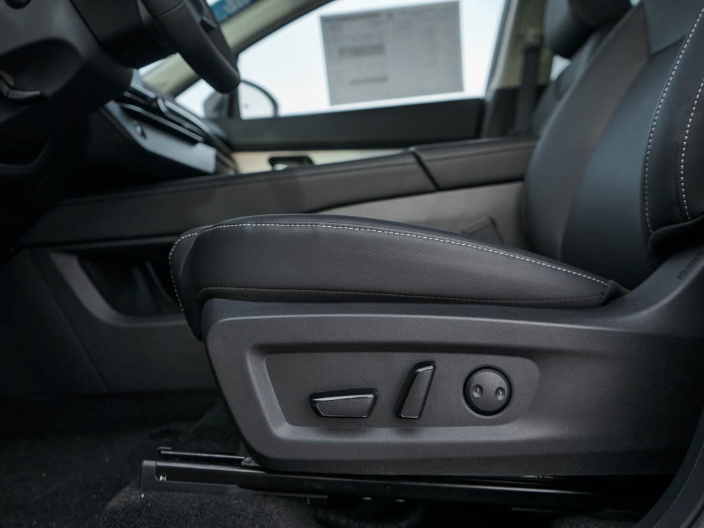 2025 Nissan Murano SL photo 15