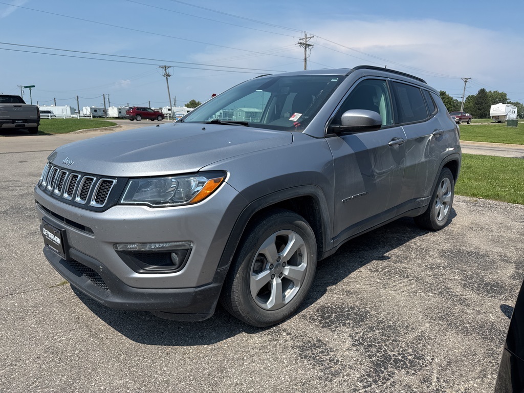 2019 Jeep Compass Latitude photo 2