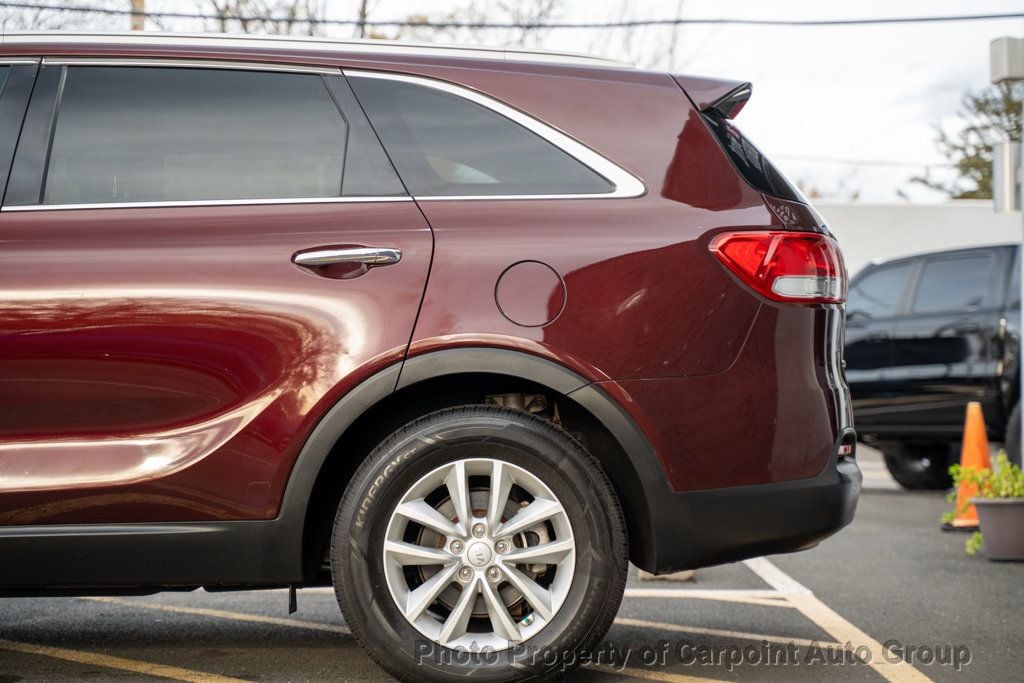 2017 Kia Sorento LX V6 photo 4