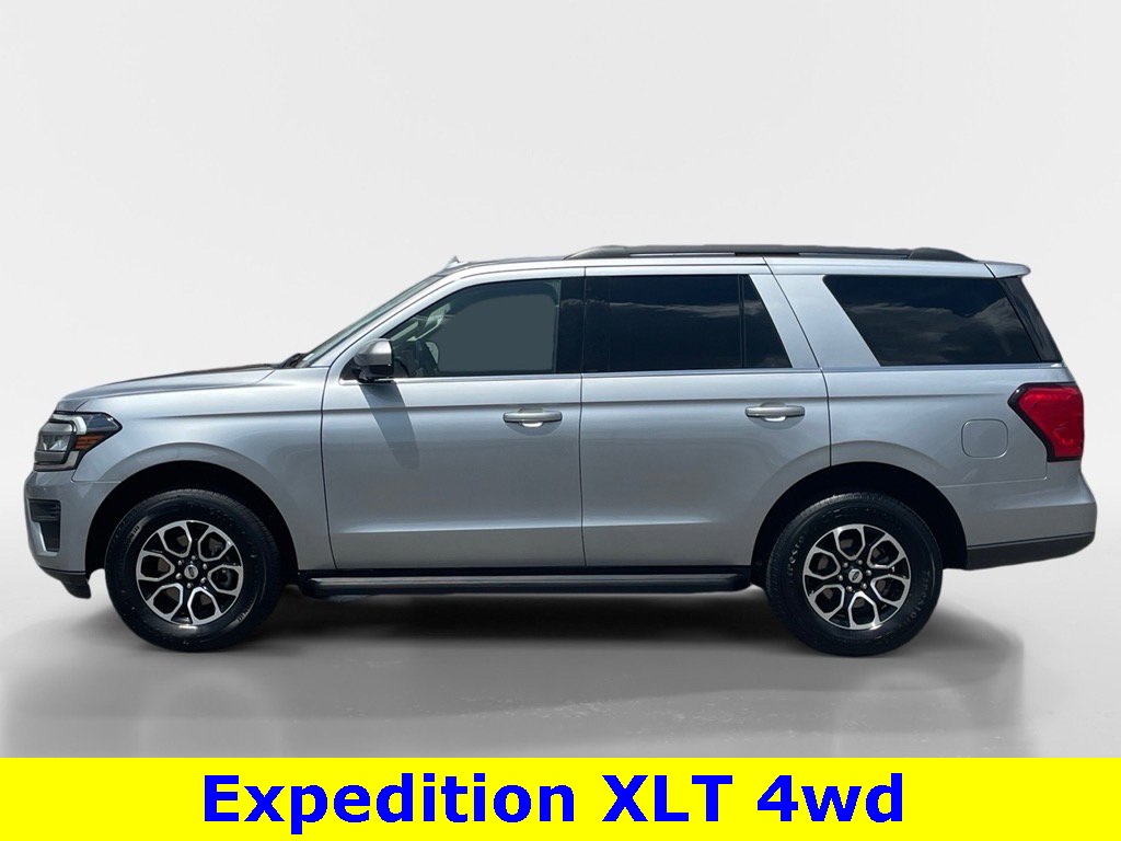 2024 Ford Expedition XLT photo 2