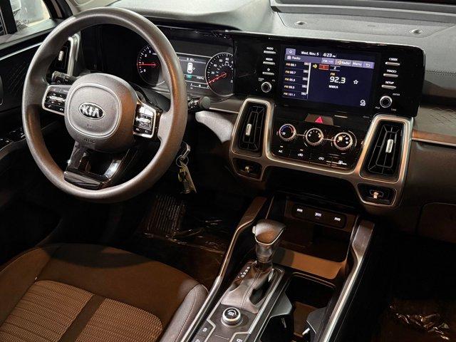 2021 Kia Sorento LX photo 4