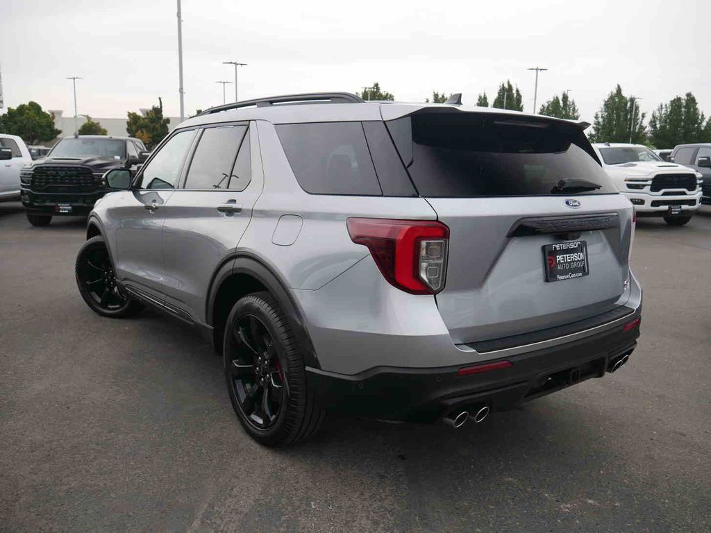 2024 Ford Explorer ST photo 18