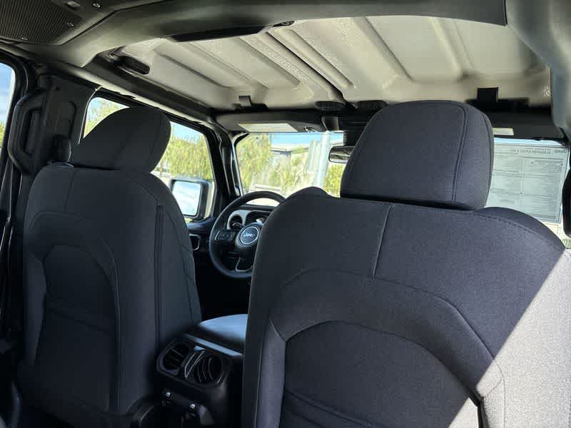 2025 Jeep Gladiator Sport S photo 15