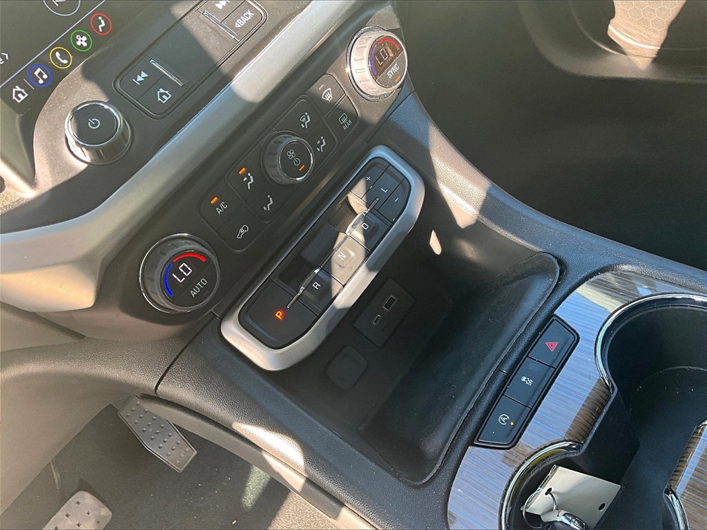 2023 Gmc Acadia SLE photo 21