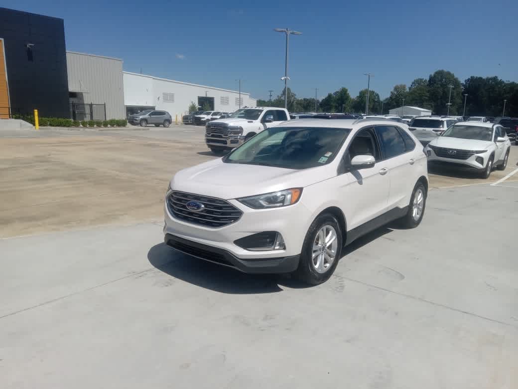 2019 Ford Edge SEL photo 3