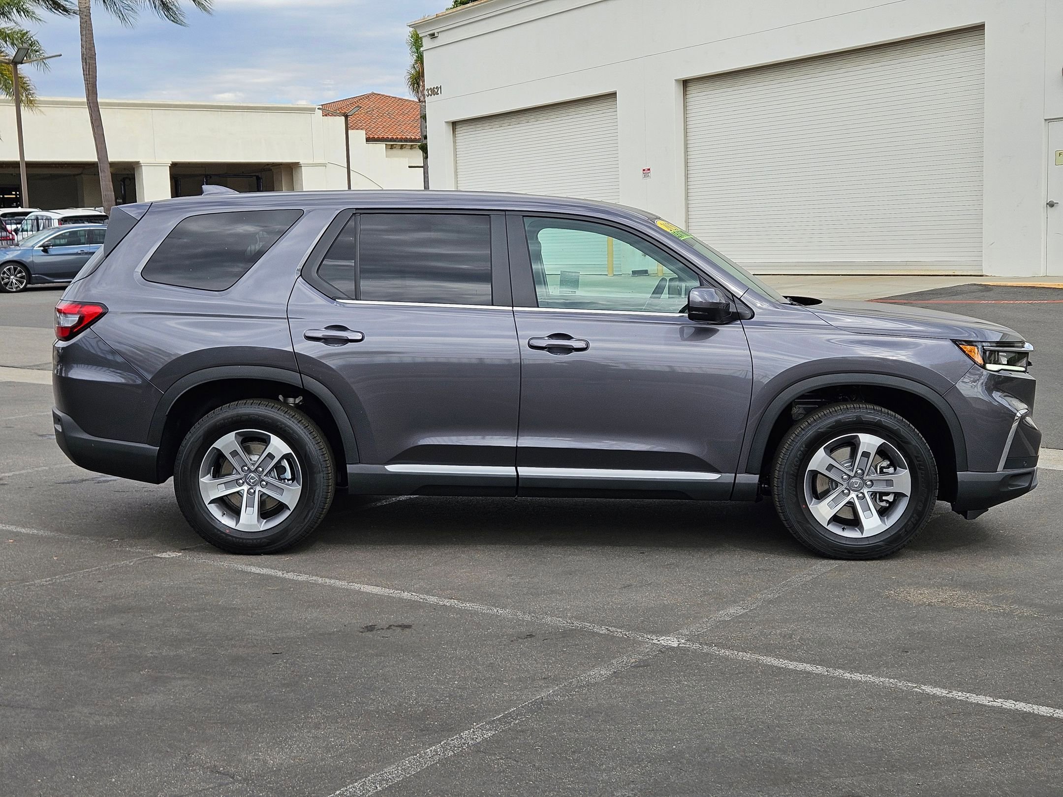 2025 Honda Pilot EX-L photo 3