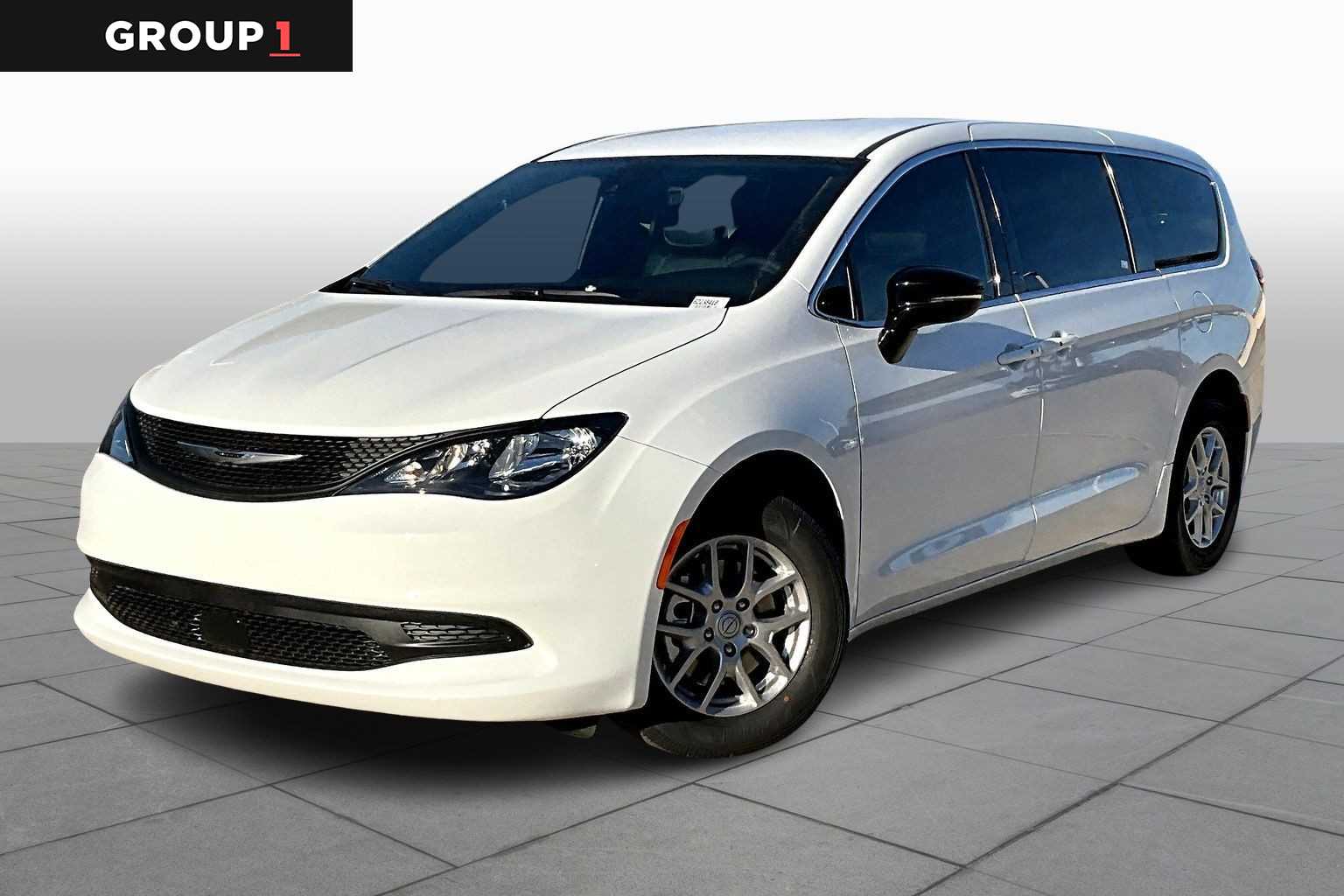 2026 Chrysler Voyager LX's photo