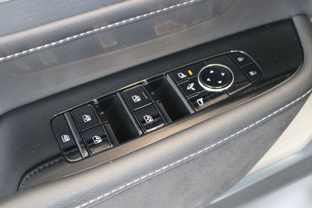 2025 Infiniti QX80 Sensory photo 11