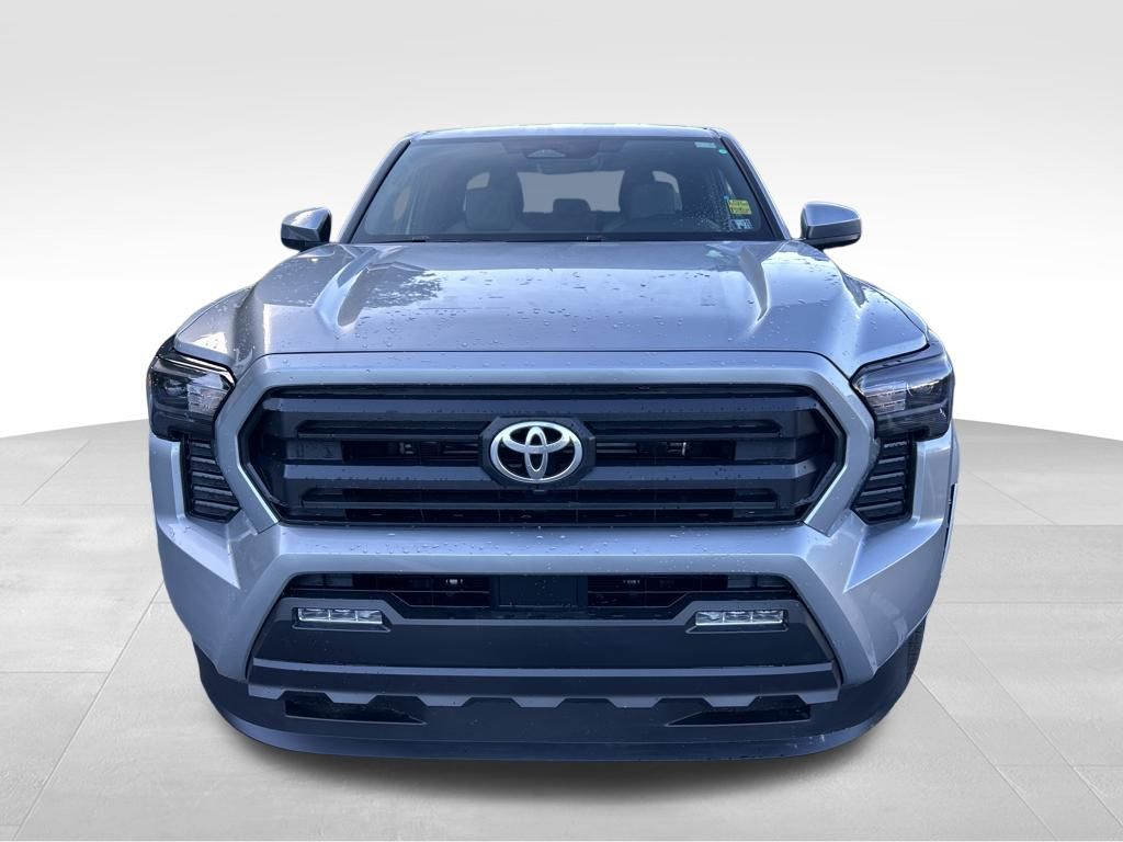 2025 Toyota Tacoma SR5 4x4 Double Cab photo 8