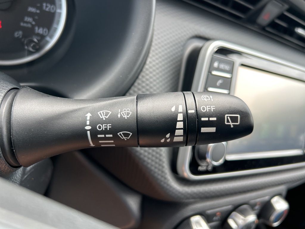 2025 Nissan Kicks Play S photo 19