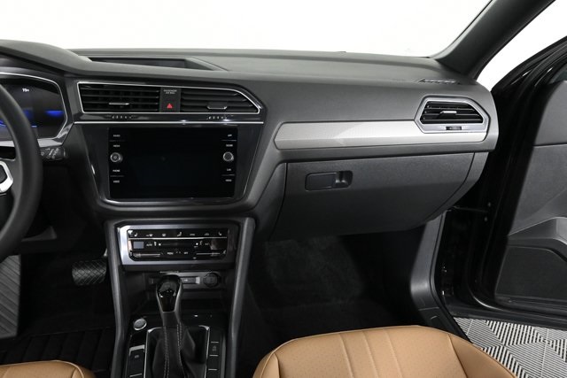 2024 Volkswagen Tiguan SE Wolfsburg Edition photo 17