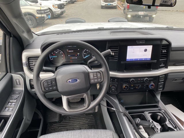 2026 Ford F-350 photo 4