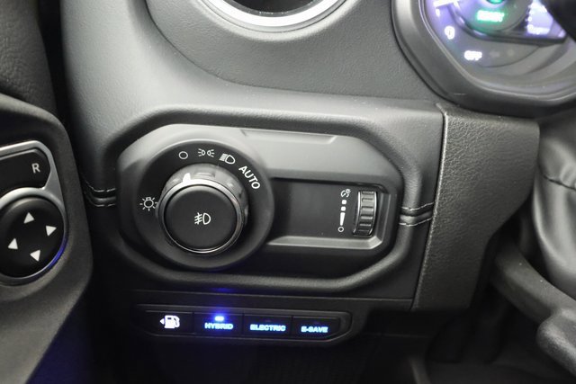 2024 Jeep Wrangler 4xe Sahara photo 17