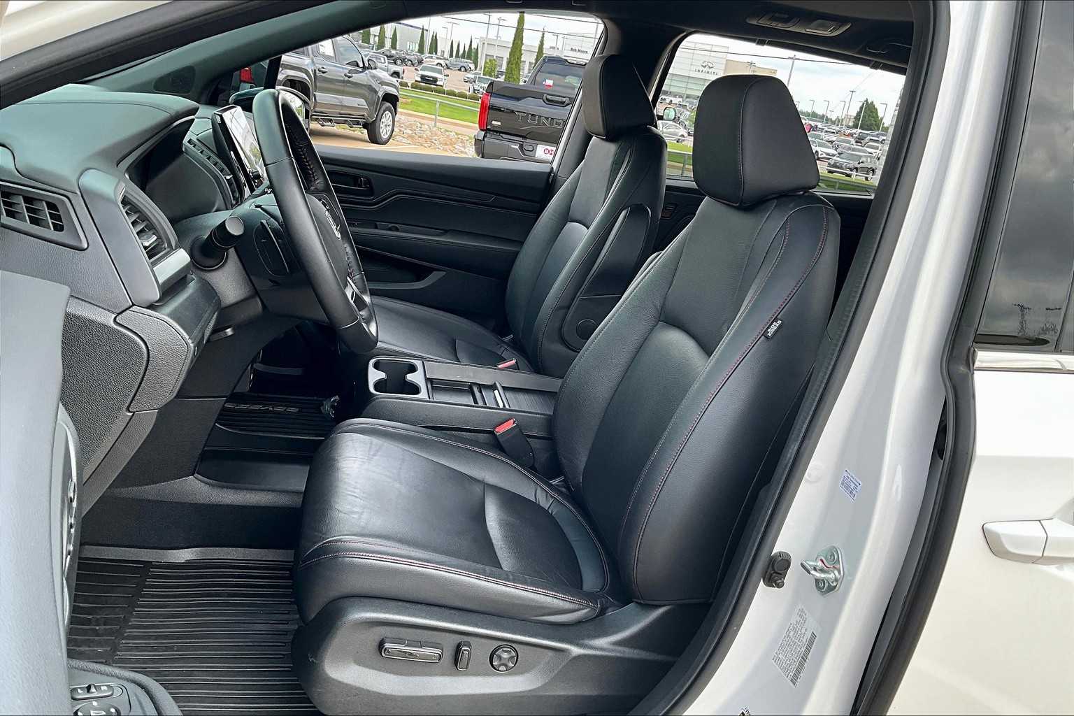 2024 Honda Odyssey Sport photo 7