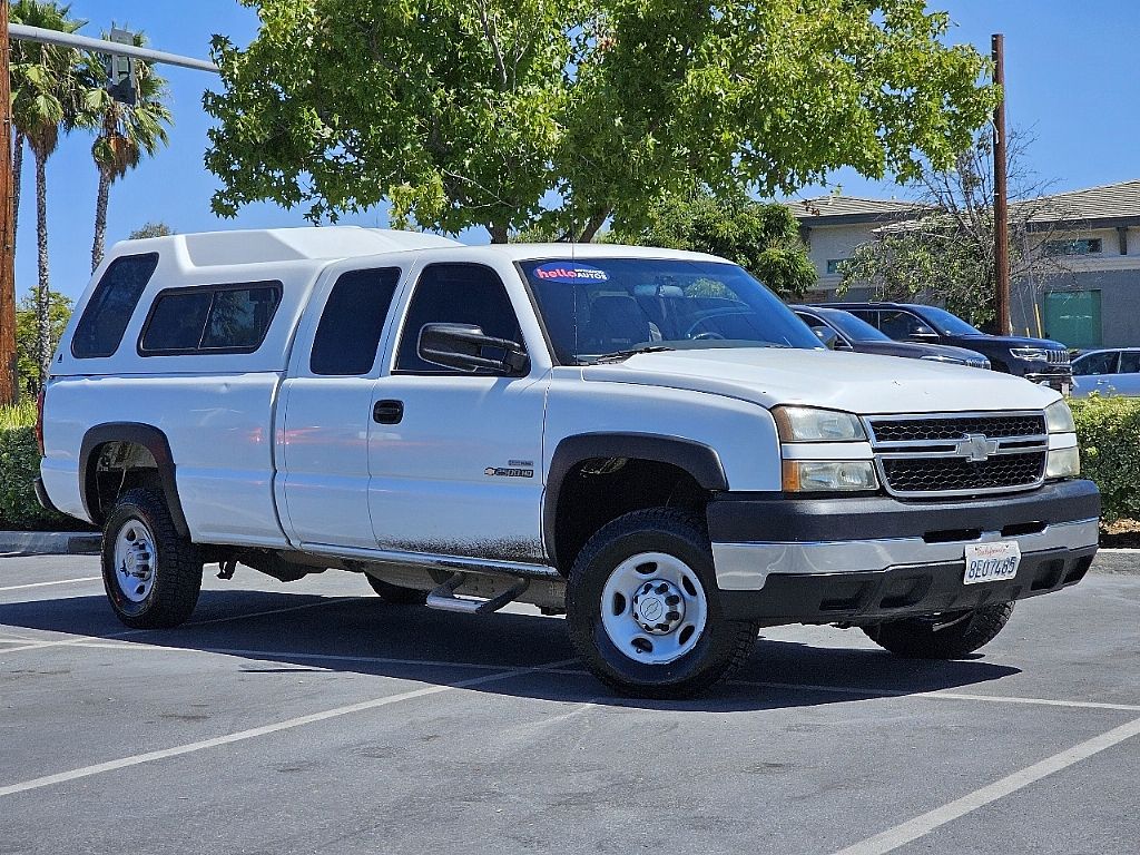 2006 Chevrolet Silverado 2500HD Work Truck photo 2