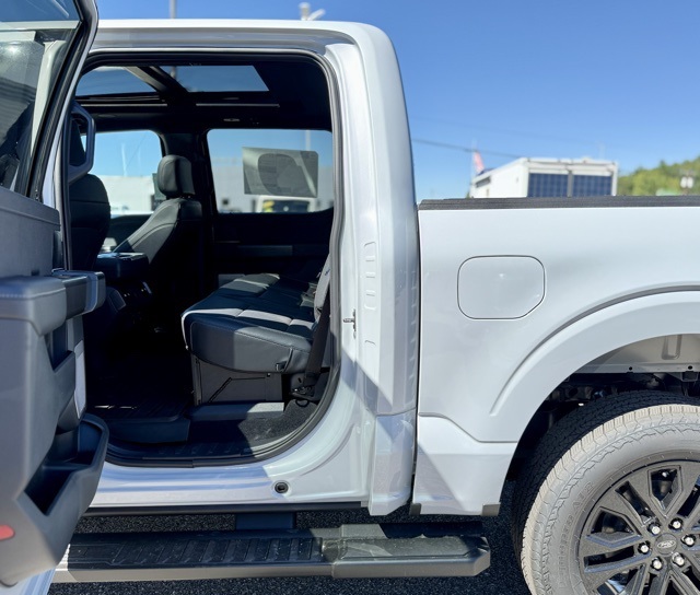 2025 Ford F-150 Lariat photo 28