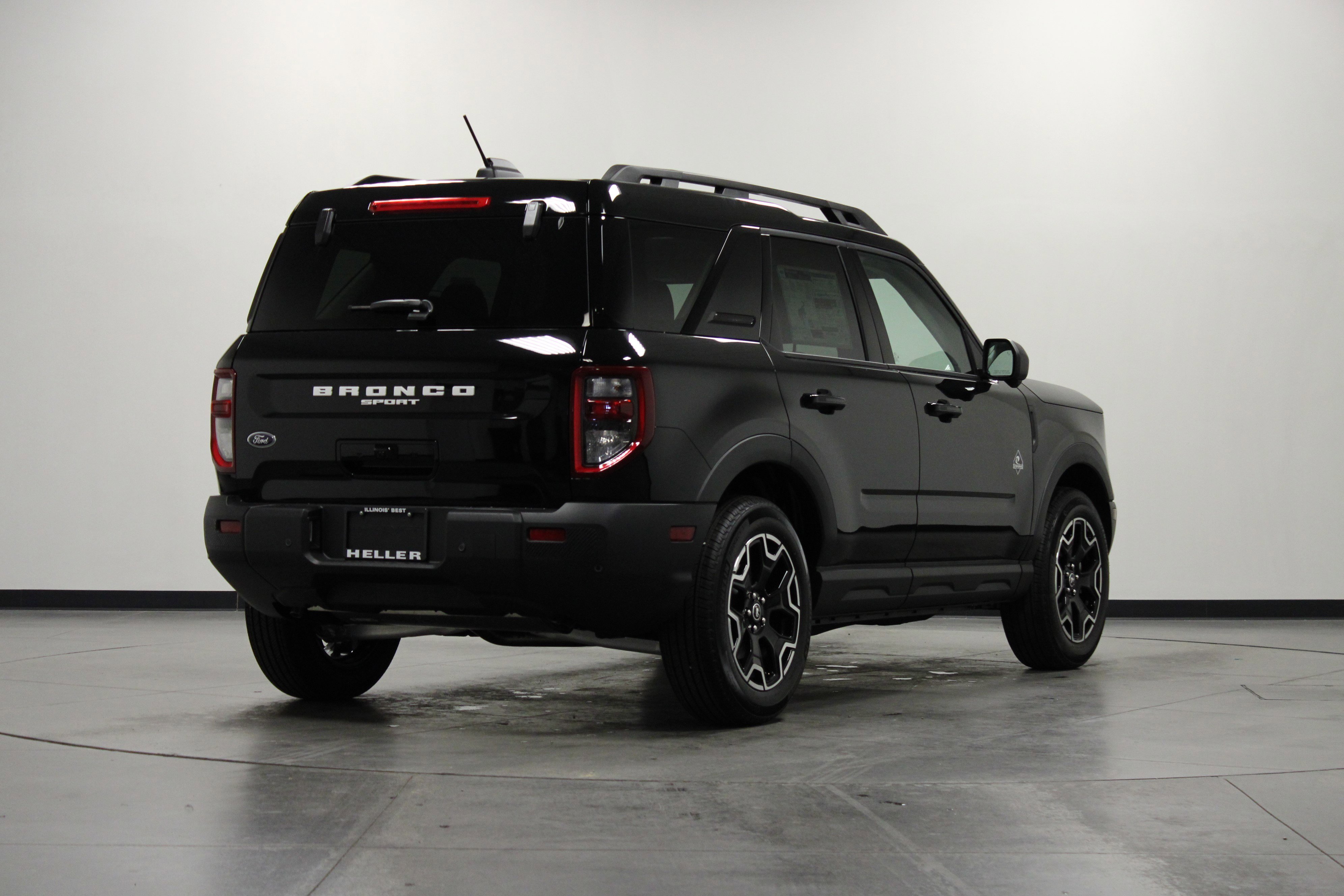 2025 Ford Bronco Sport Outer Banks photo 3