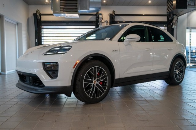 2025 Porsche Macan Electric 4S