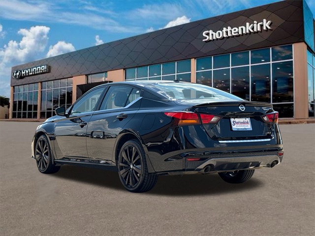 2022 Nissan Altima 2.5 SR photo 6