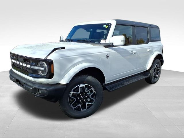 2025 Ford Bronco Outer Banks photo 2