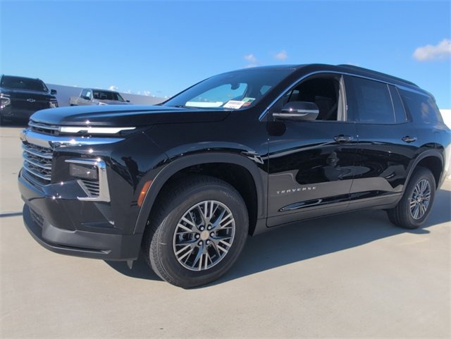 2026 Chevrolet Traverse photo 3