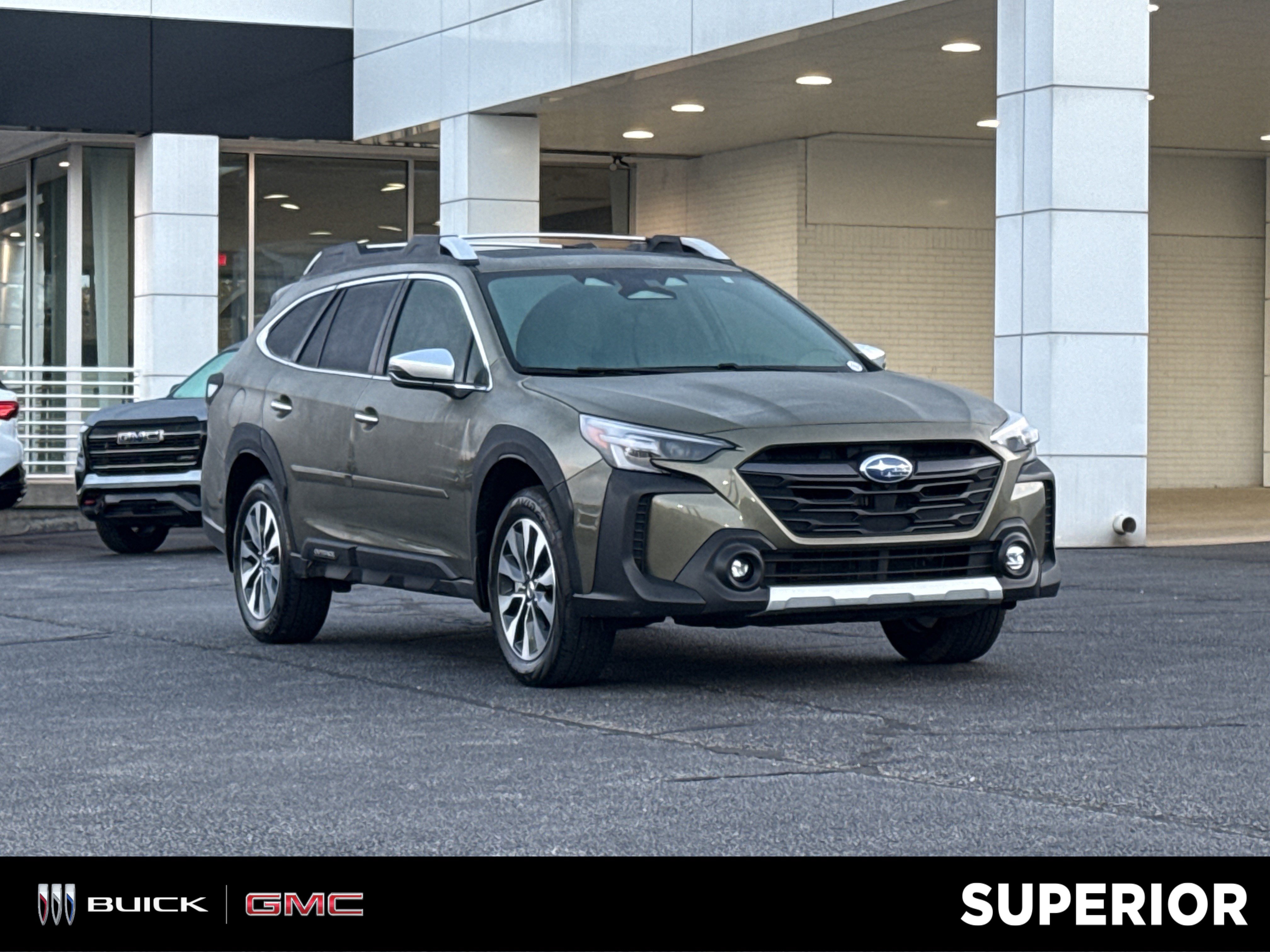 2025 Subaru Outback Touring's photo