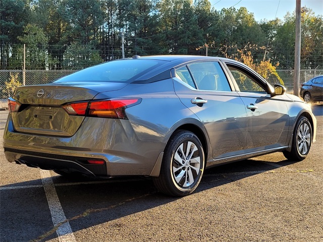 2025 Nissan Altima S photo 3