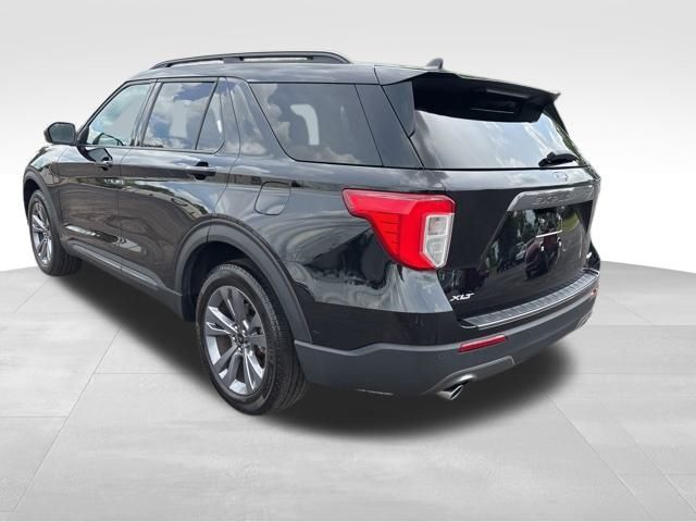 2023 Ford Explorer XLT photo 3